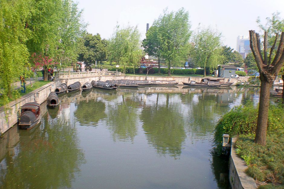canal-boats-shaoxing-china-daytime