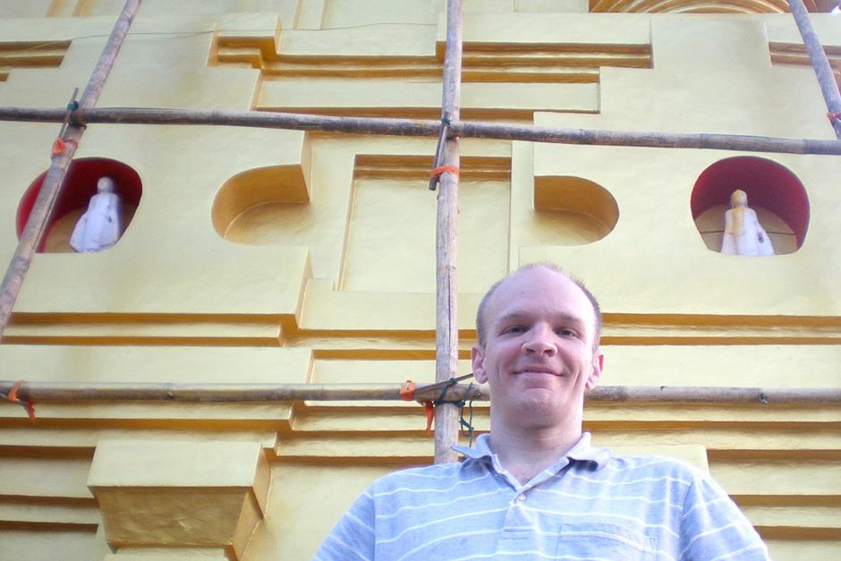 The bamboo framework on Chedi Putthakhaya was for restoration work.