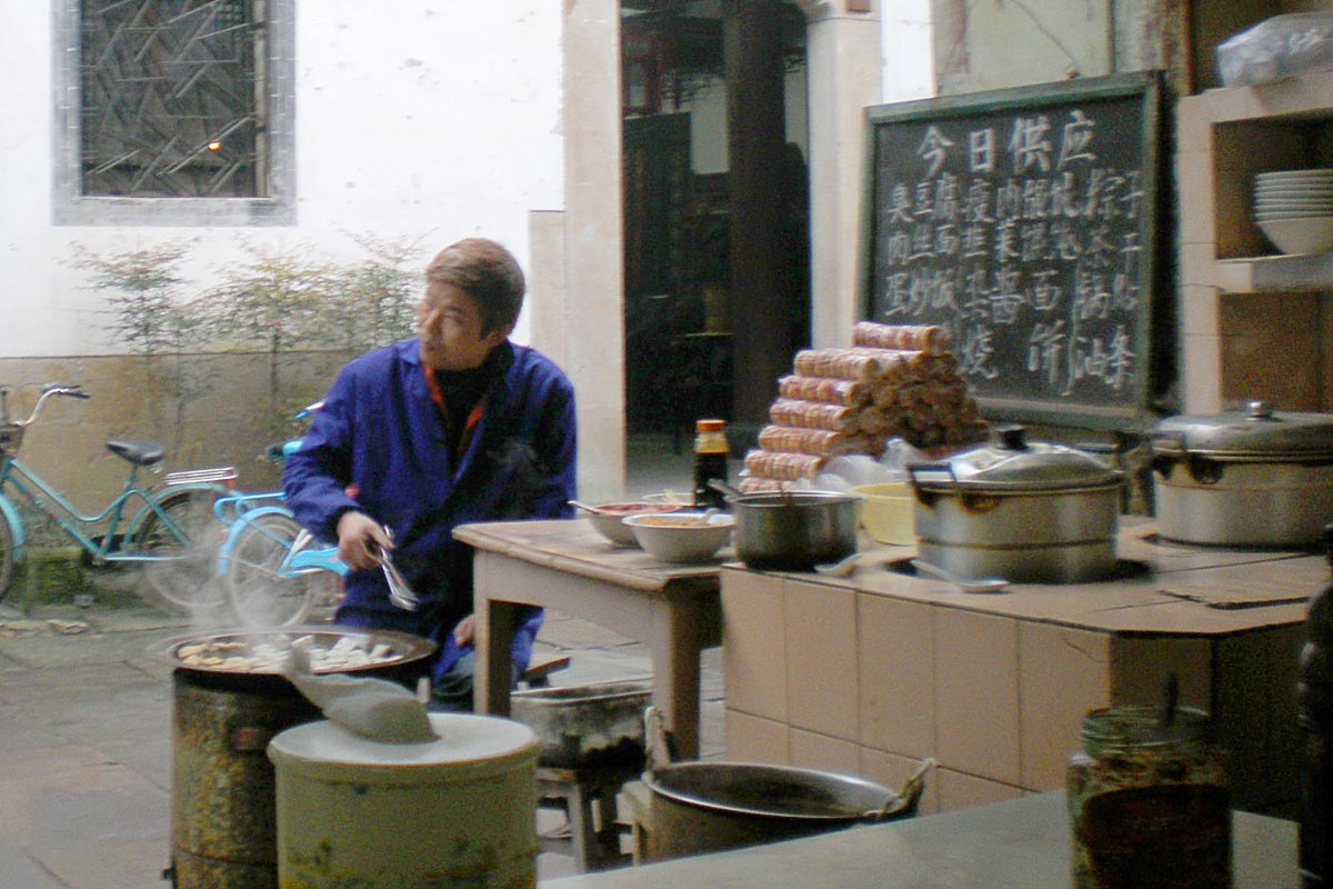cooking-street-food-tunxi-huangshan-china