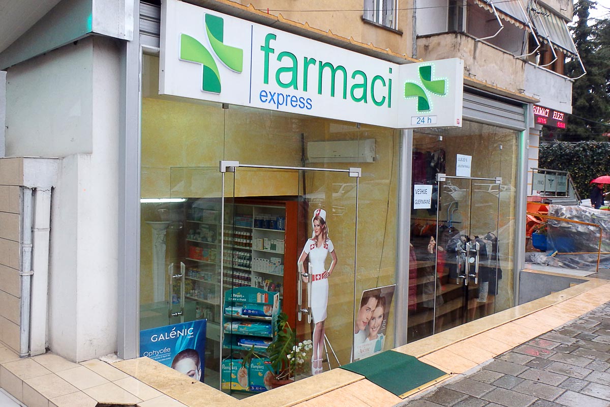 farmaci-express-tirana-albania-outside