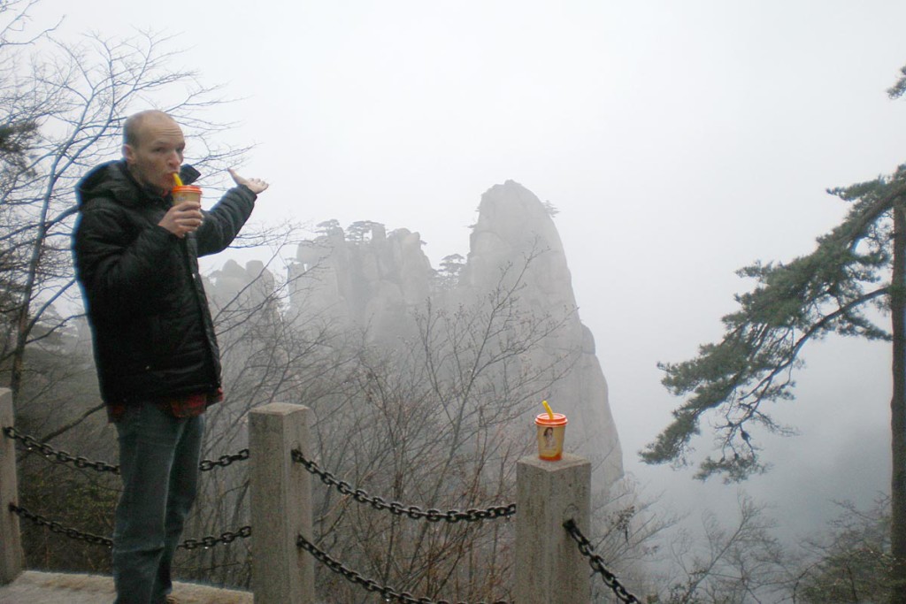 jeremy-drinking-tea-morning-huangshan