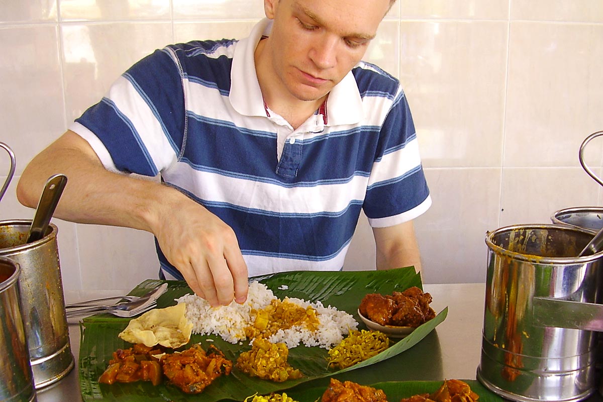 jeremy-eating-indian-food-with-fingers-george-town