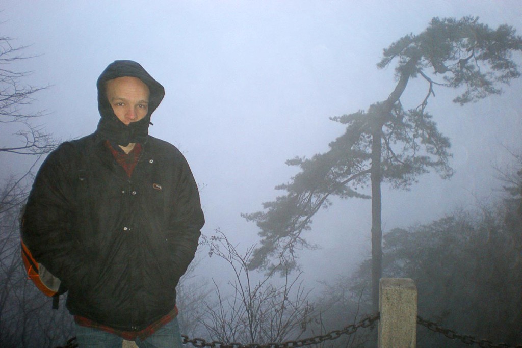 jeremy-morning-mist-huangshan-mountain-top