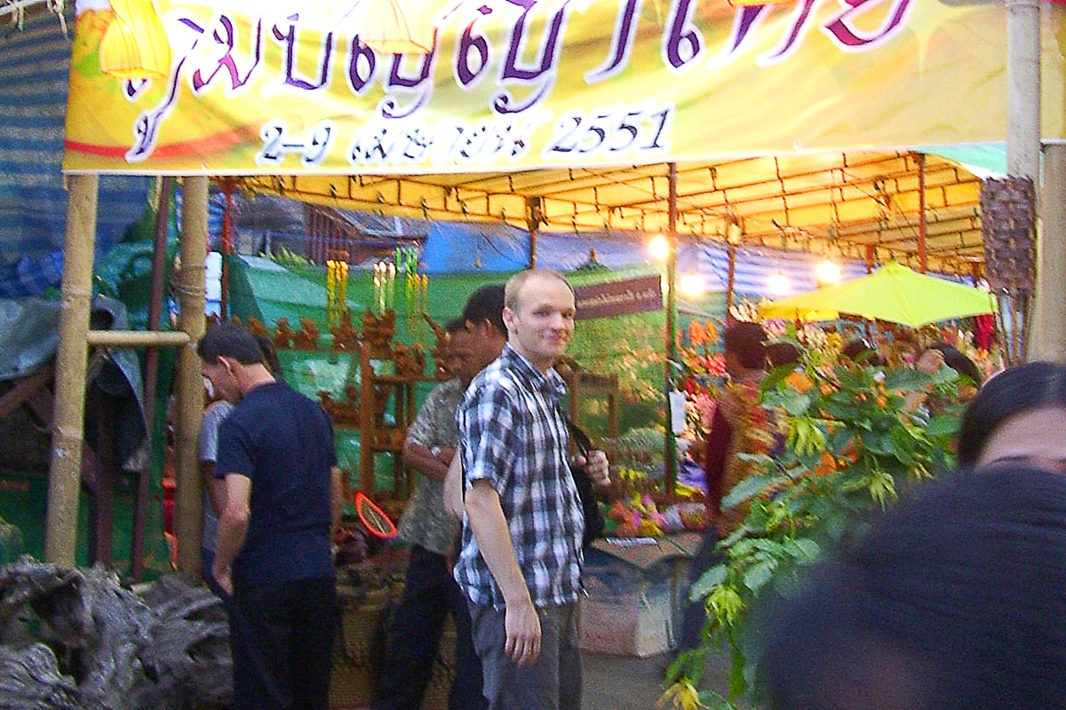 jeremy-street-market-hat-yai-thailand