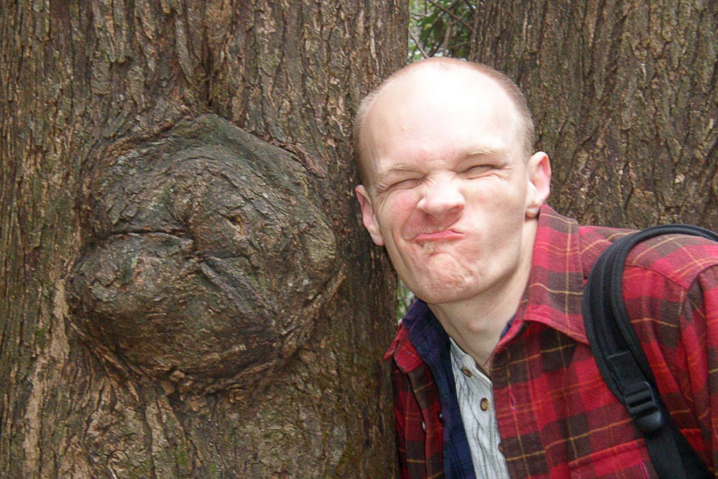 jeremy-tree-knot-face-huangshan-china