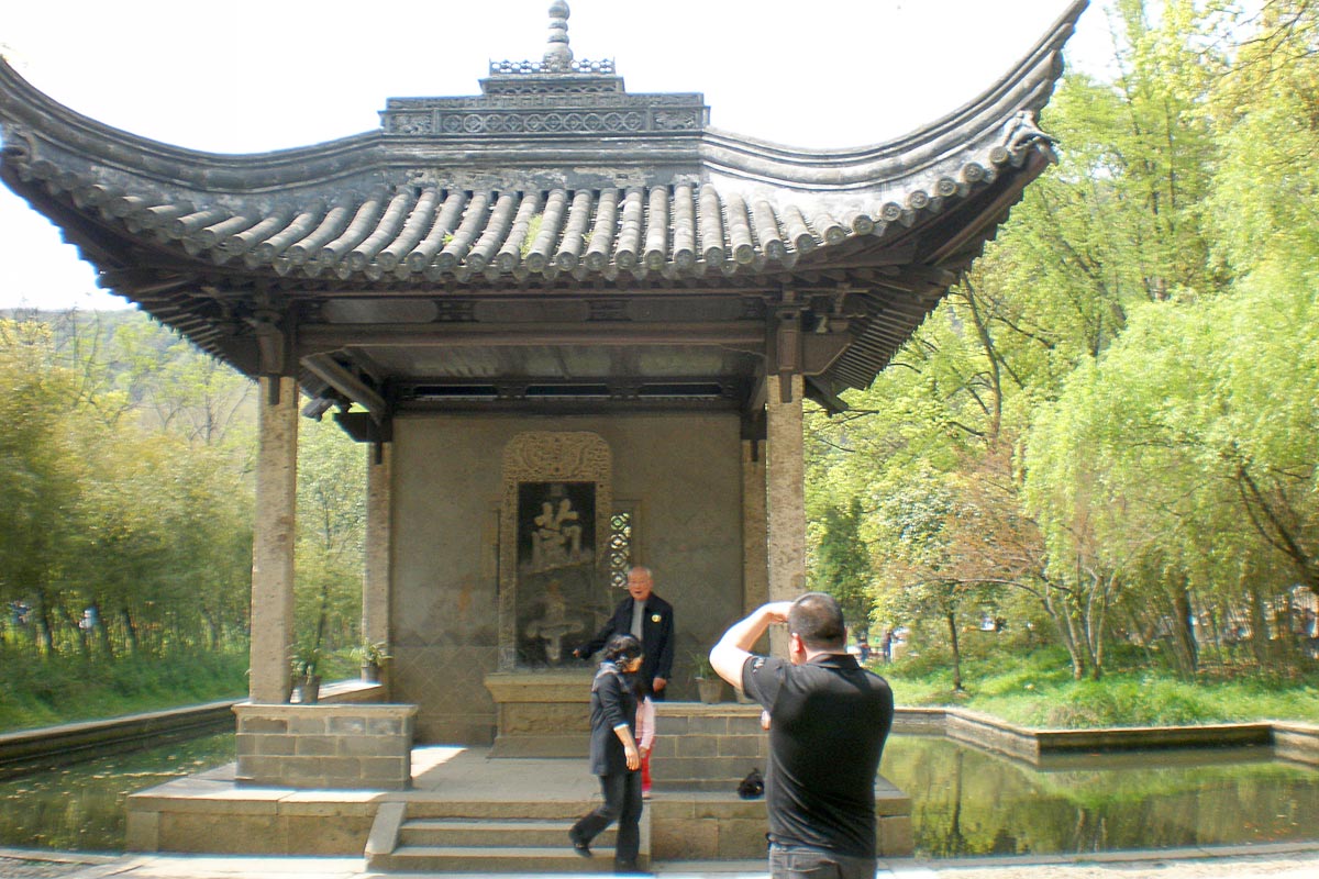 lanting-building-tourist-photographer-shaoxing-china