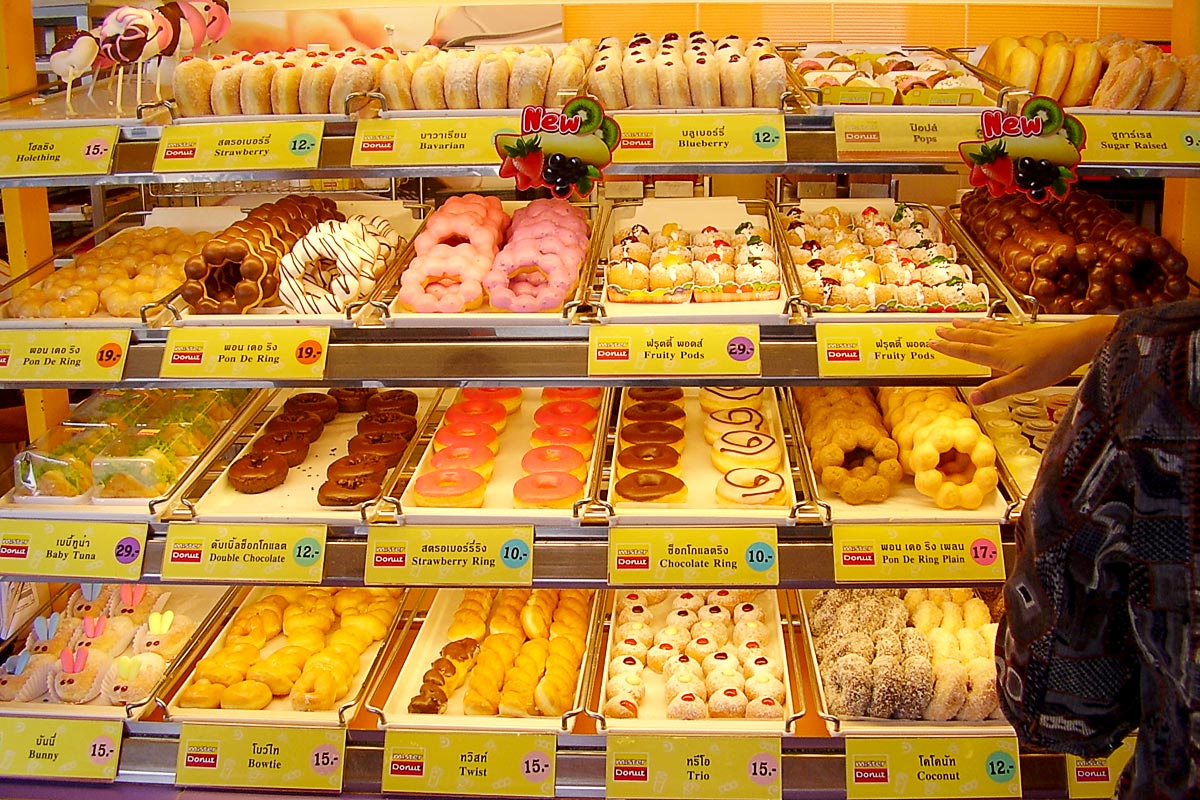mister-donut-display-hat-yai-thailand