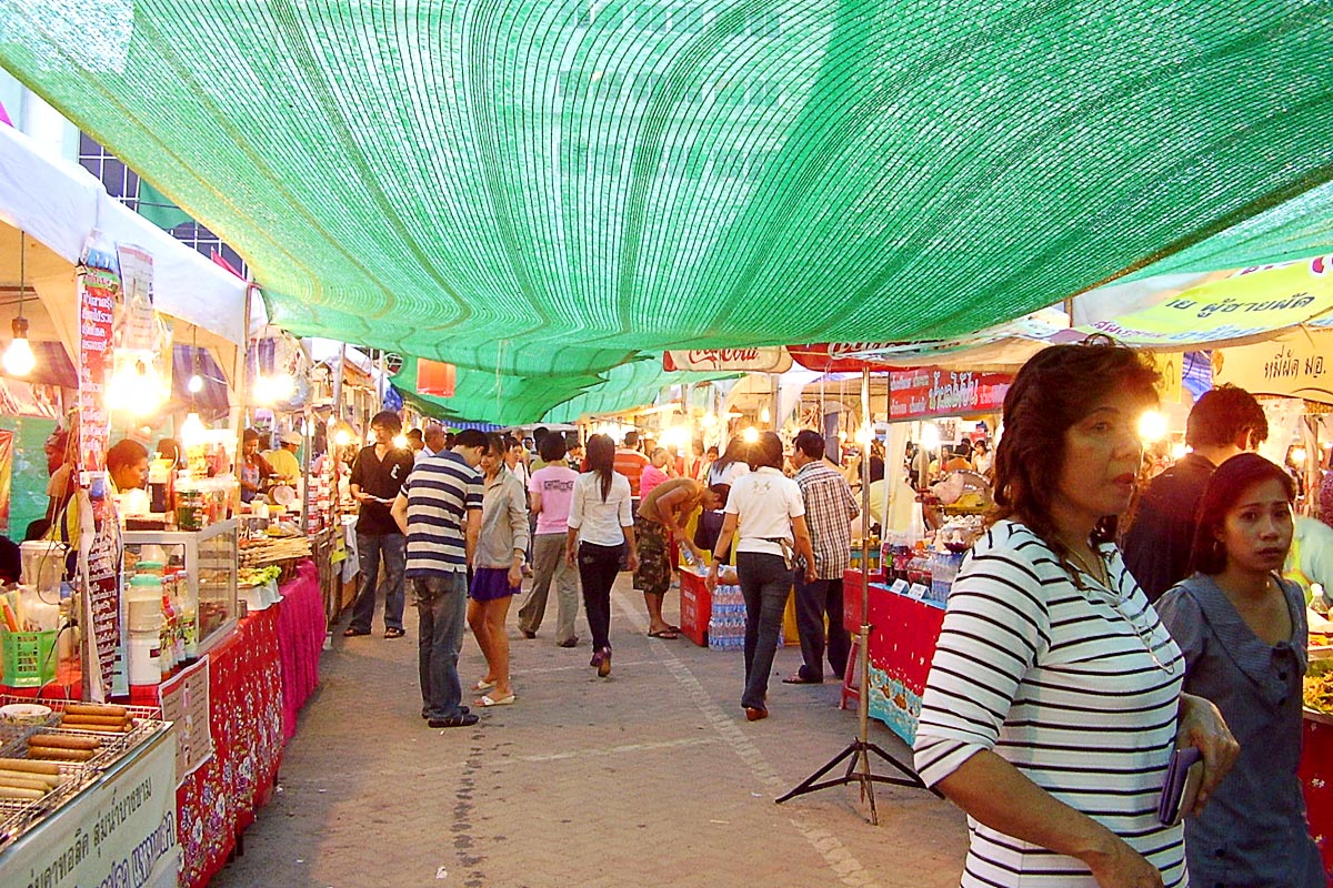 people-shopping-street-market-hat-yai-thailand
