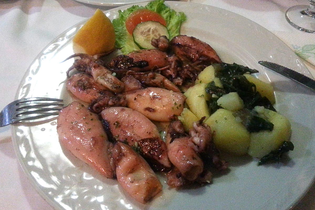 seafood-potatoes-ulcinj-montenegro