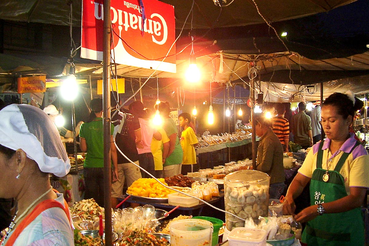 street-market-trang-thailand