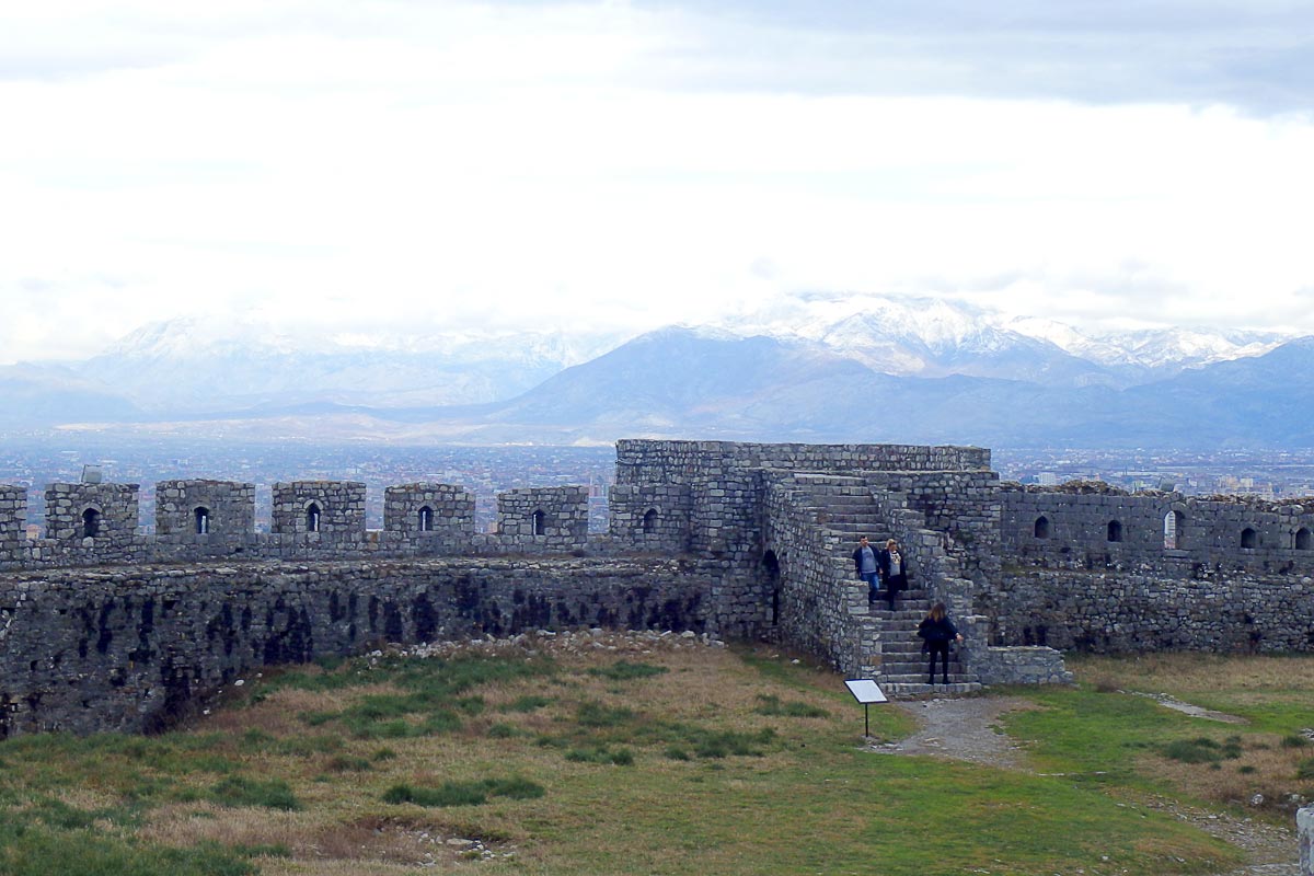tourists-steps-rozafa-castle-albania