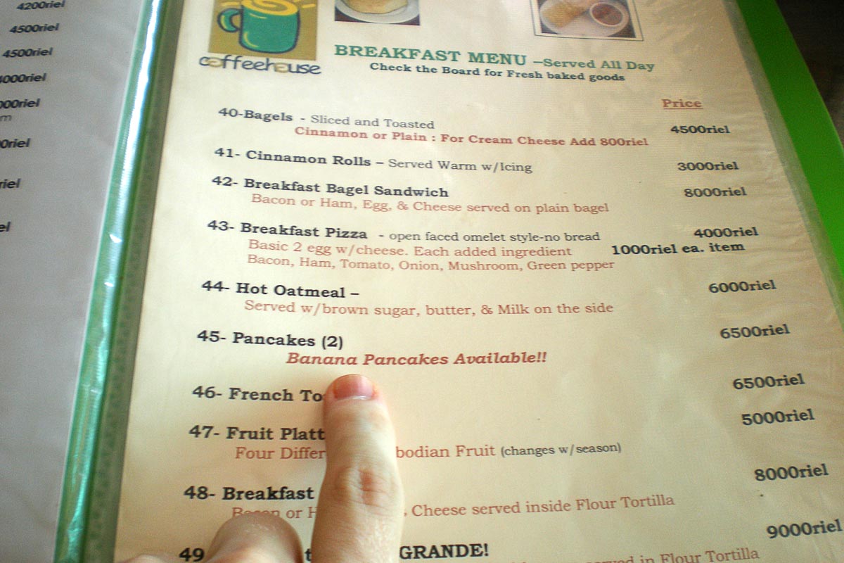 English menu with banana pancakes – no problem communicating here!