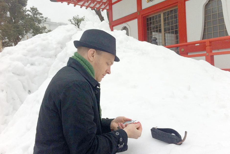 BG check at a snowy temple in Japan.