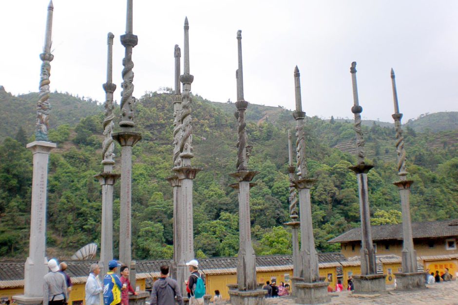 Pillars at Deyuan Temple.