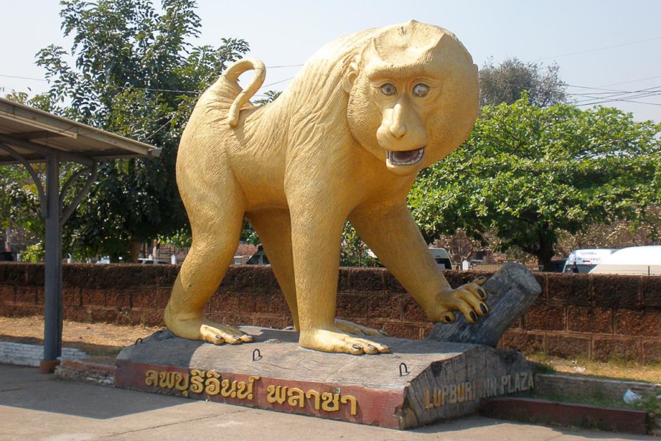 gold-monkey-statue-lopburi-thailand