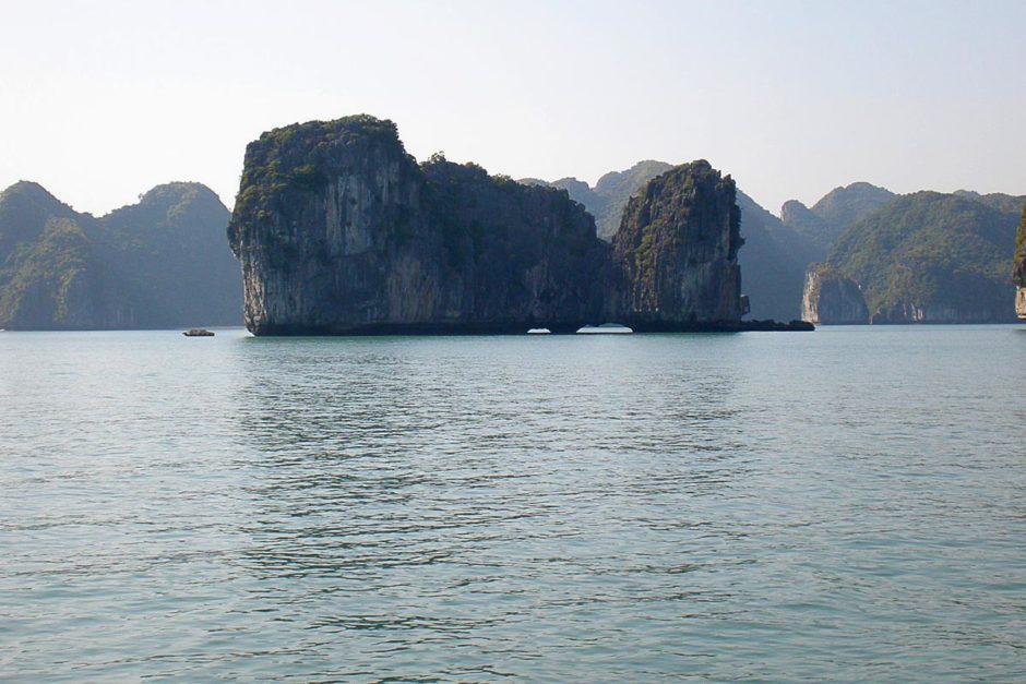 halong-bay-water-and-rock-vietnam