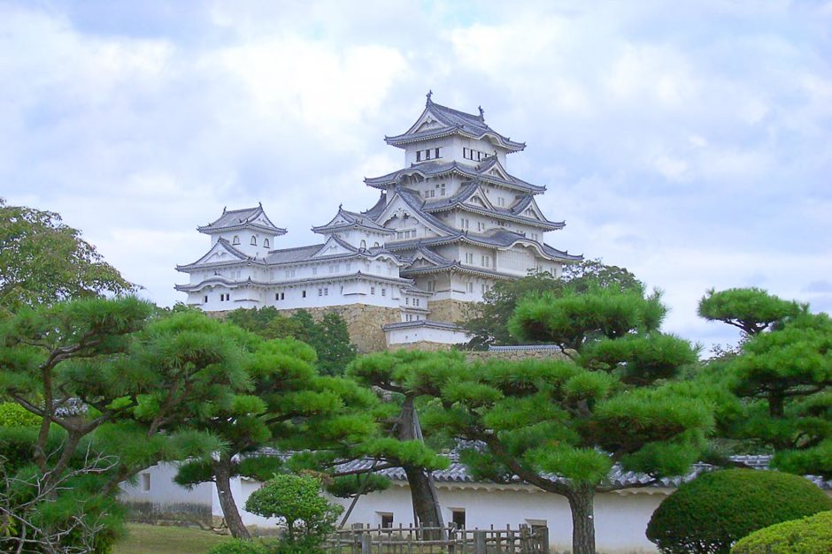 himeji-castle-blue-sky-japan