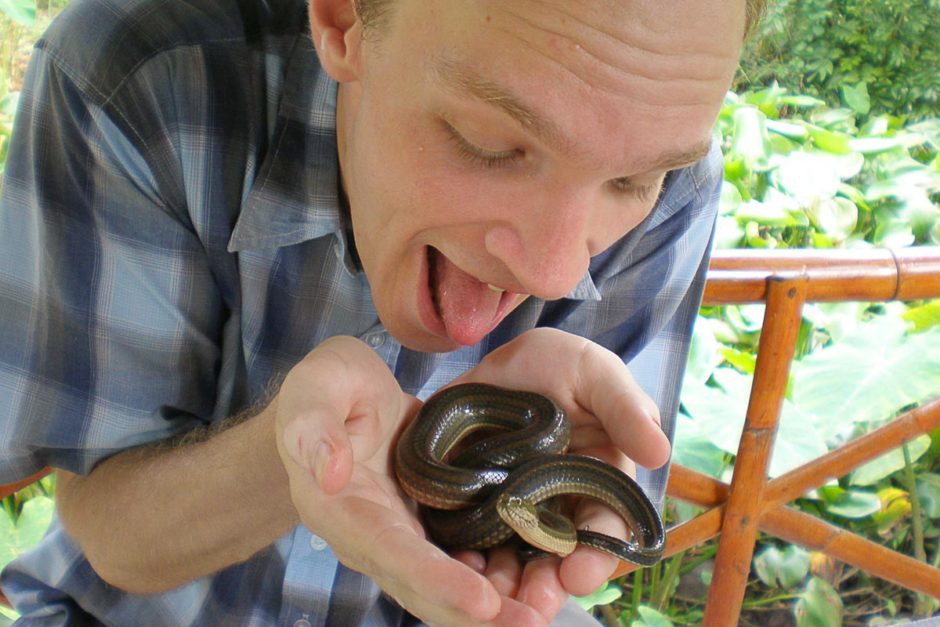 jeremy-holding-snake-can-tho-vietnam