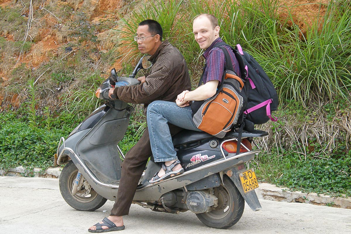 jeremy-motorbike-ride-fujian-tulou-china