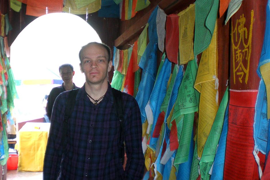 jeremy-prayer-flags-little-three-gorges-temple-yangtze