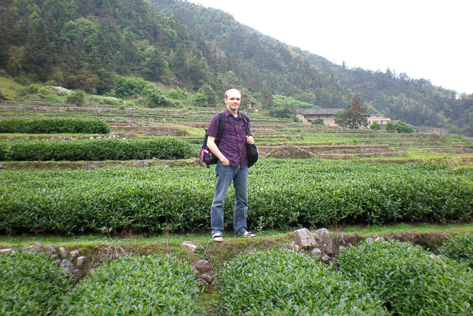 jeremy-standing-bags-tea-plantation-taxiacun-china