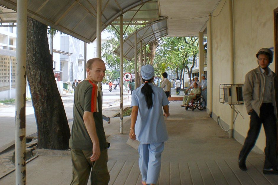 jeremy-with-nurse-at-hue-hospital-vietnam