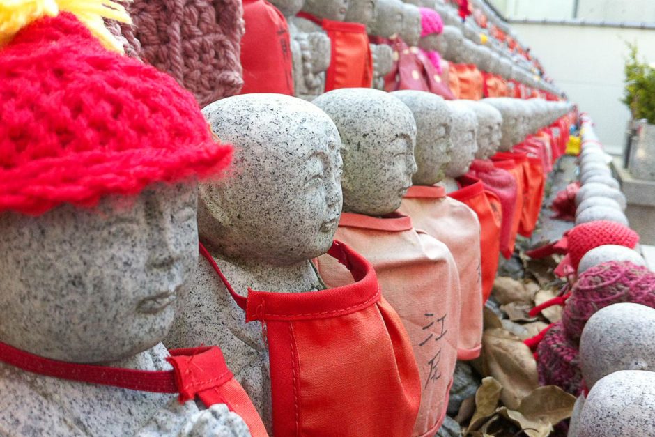 jizo-statues-japanese-shrine