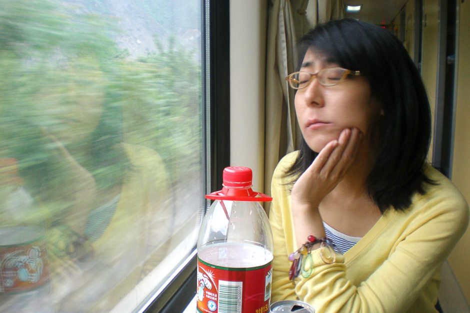 masayo-sleeping-by-chinese-train-window