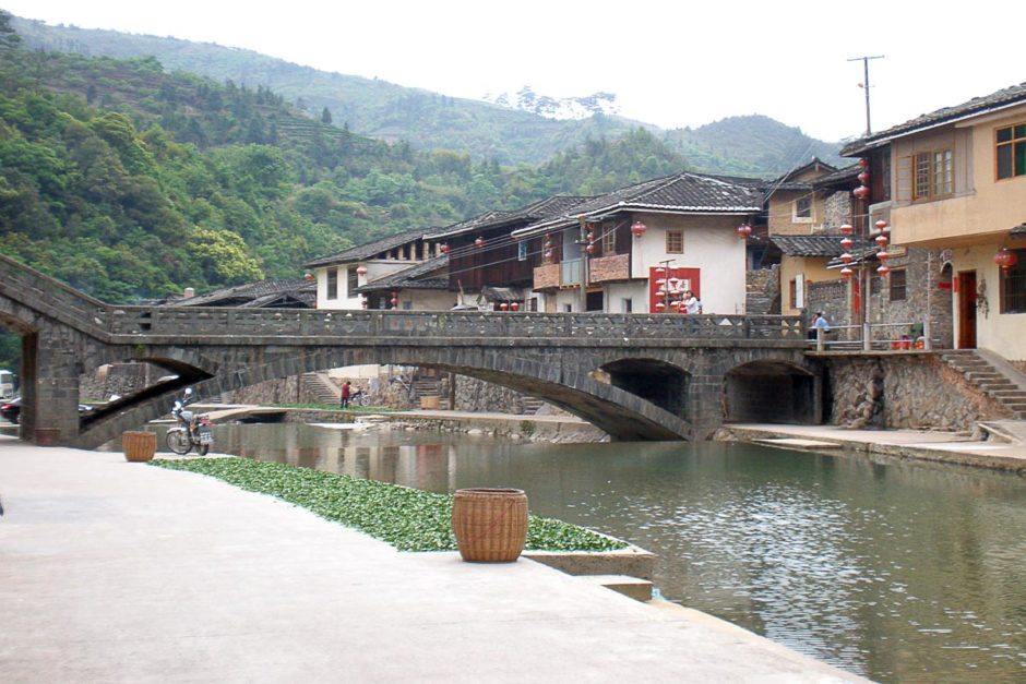 taxiacun-bridge-tea-leaves-drying-china