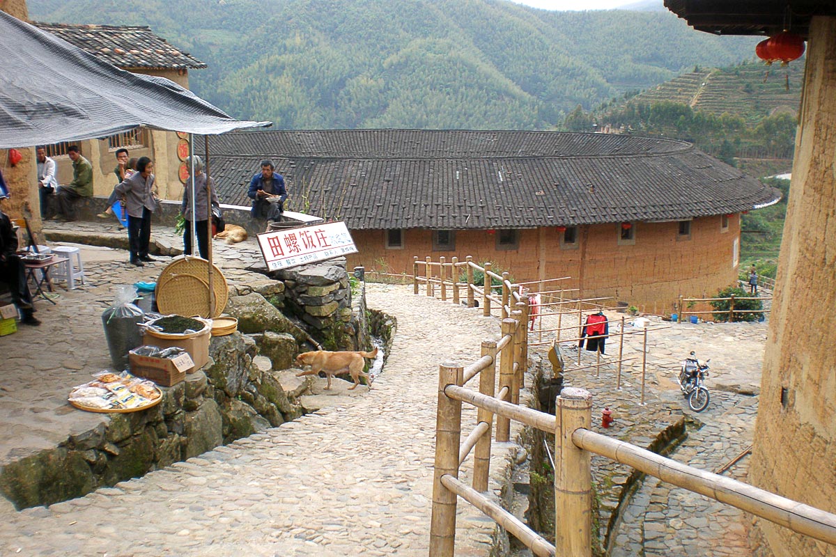 tianluokeng-tulou-stone-path-fujian-china