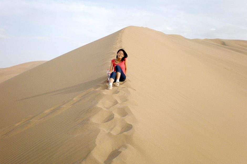 masayo-sitting-sand-dunhuang-china