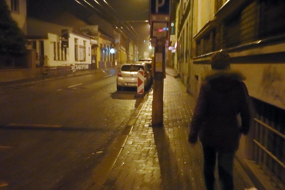 bratislava-street-night-yellow-lights