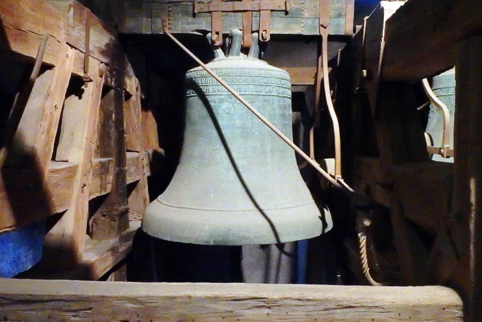 iron-bell-cesky-krumlov-castle