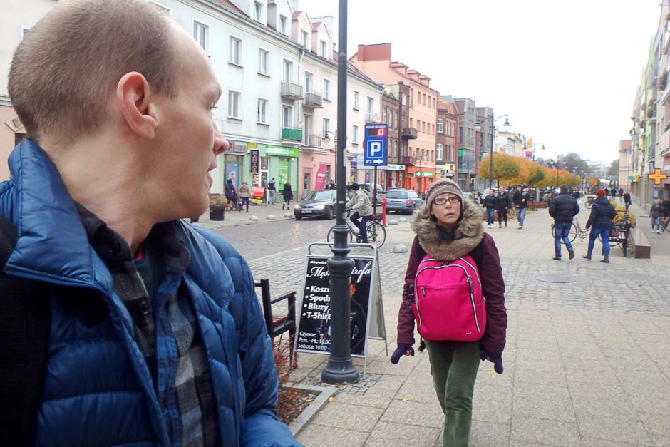 jeremy-masayo-walking-malbork-poland-town