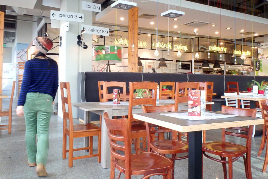 masayo-walking-warsaw-centralna-restaurant