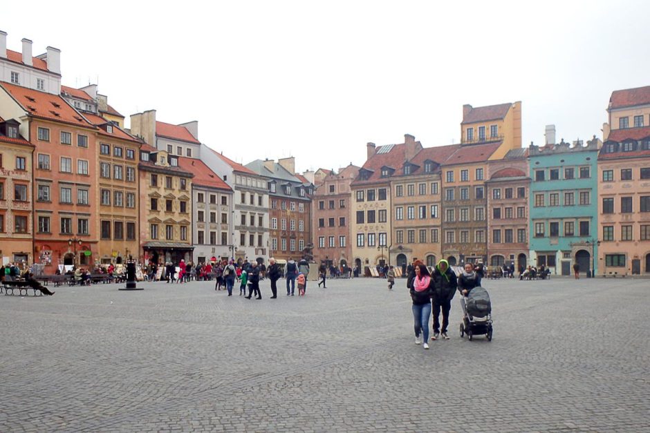 old-town-warsaw-plaza-cobblestones