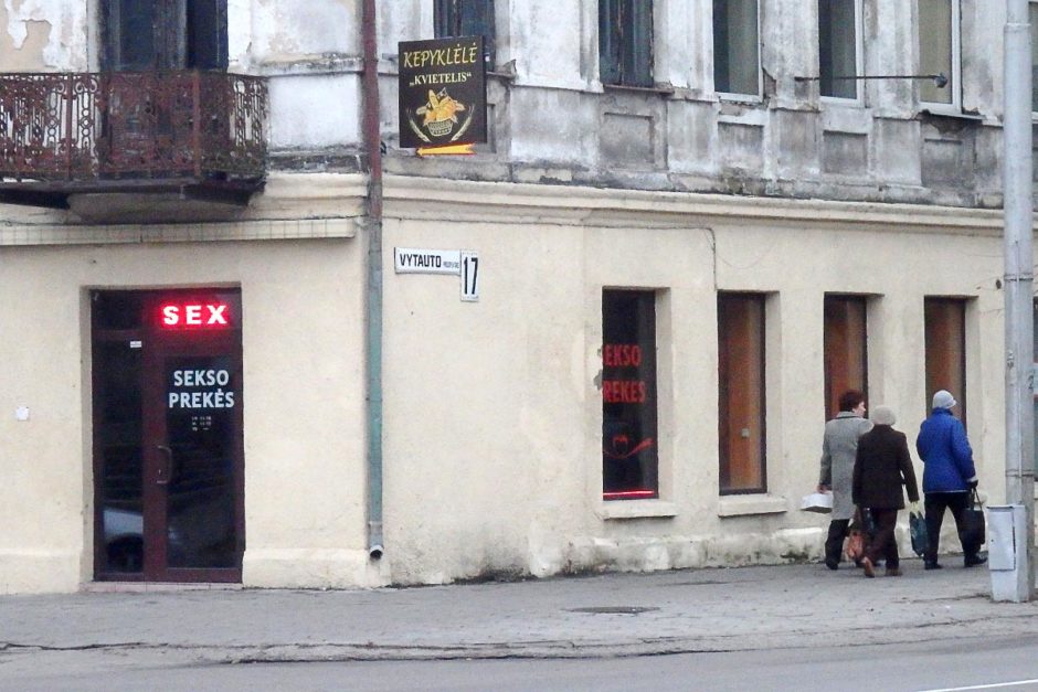 sekso-prekes-shop-kaunas-lithuania-street