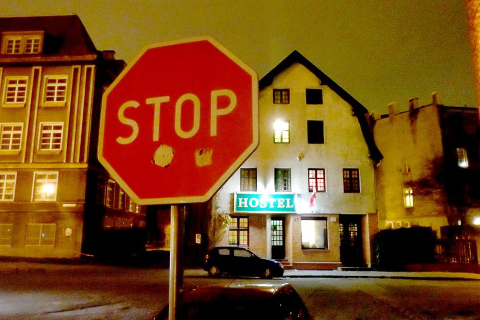 Stop! Hostel time.