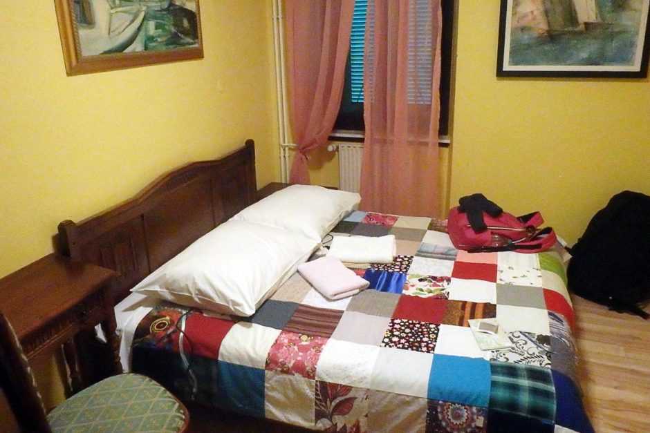 bedroom-val-hostel-piran-slovenia-room