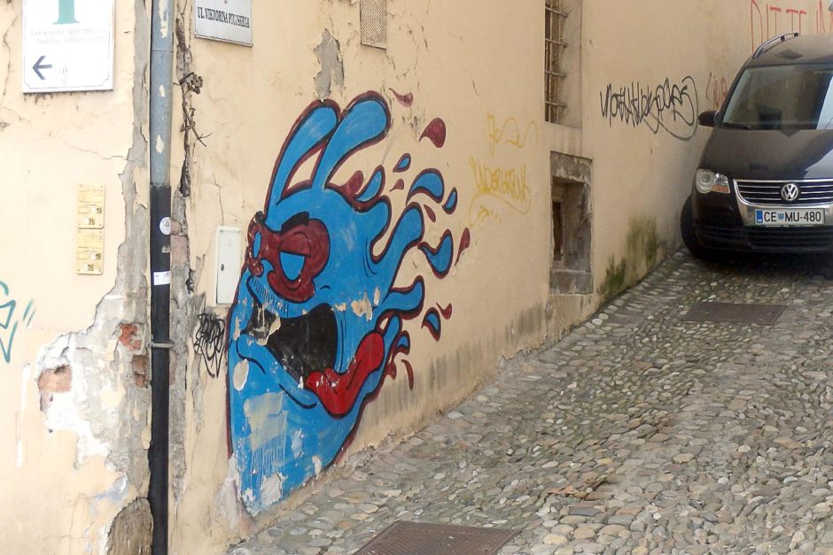 blue-slobber-graffiti-ptuj-slovenia