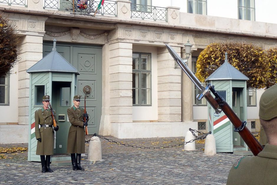 changing-guard-buda-castle-hungary-budapest