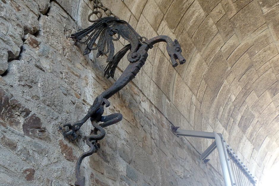 dragon-hinge-ljubljana-castle-doorway