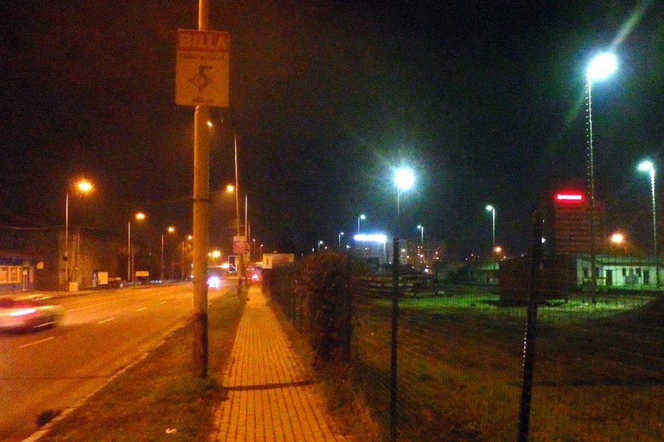 humenne-road-night-sidewalk