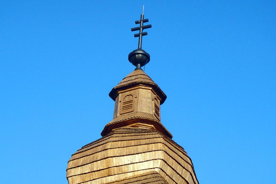 kalna-roztoka-wooden-church-spire