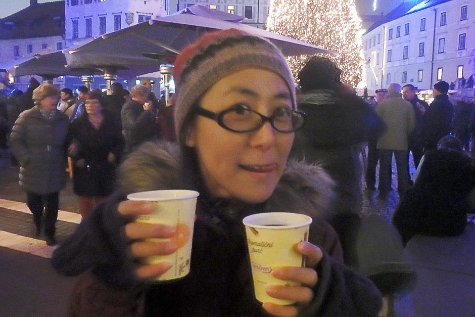 masayo-holding-wine-cups-ljubljana-market