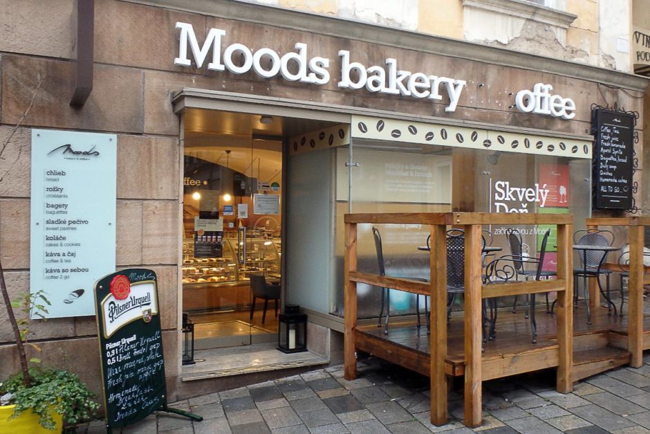 moods-bakery-coffee-bratislava-outside-entrance
