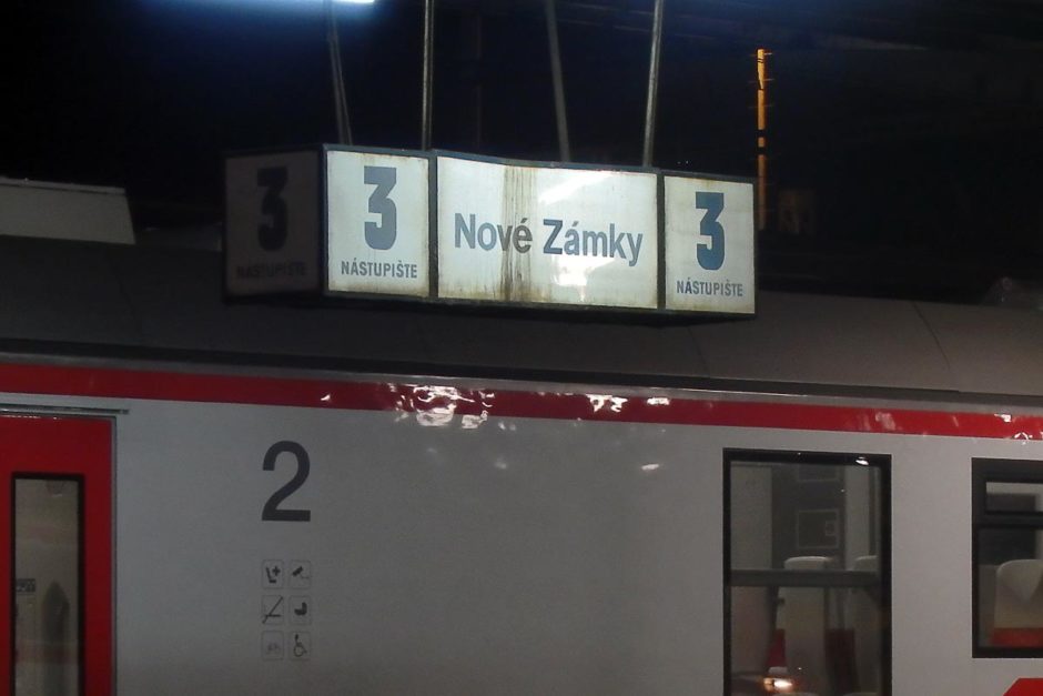 nove-zamky-train-station-platform-sign