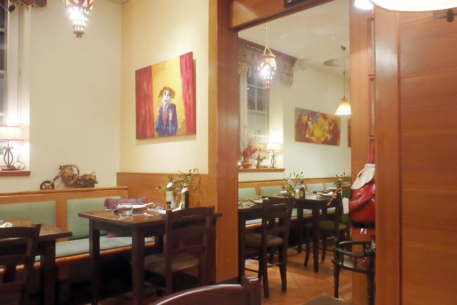 okarina-restaurant-interior-bled-slovenia