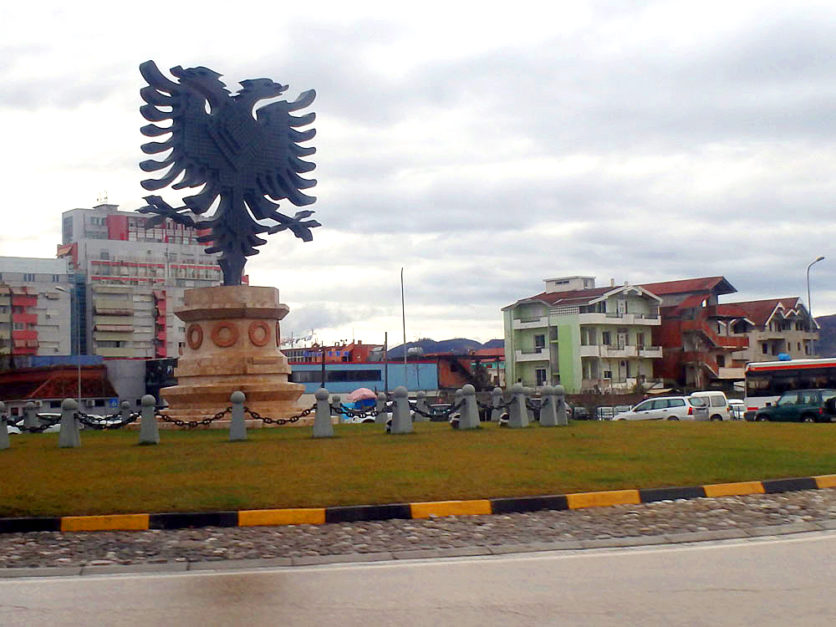 Non-official minibus through Albania to Shkodër