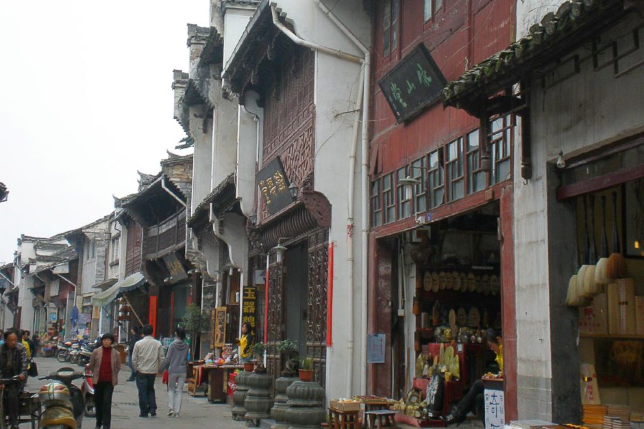 Lose yourself on “Old Street” in ancient Tunxi